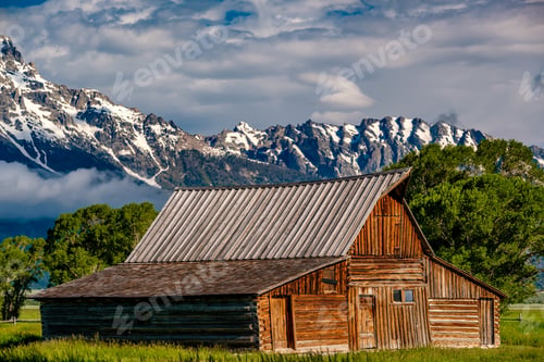 Preview: Old barn in Grand Teton Mountains