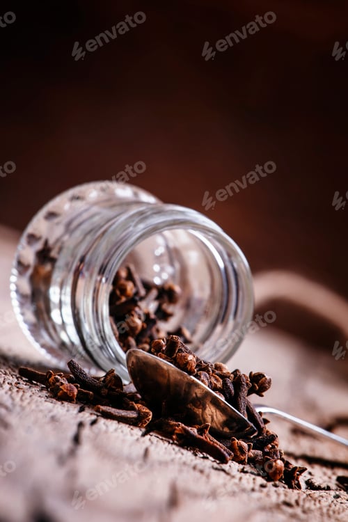 Preview: Cloves