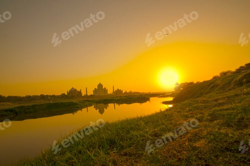 Preview: Taj Mahal scenic sunset view in Agra, India