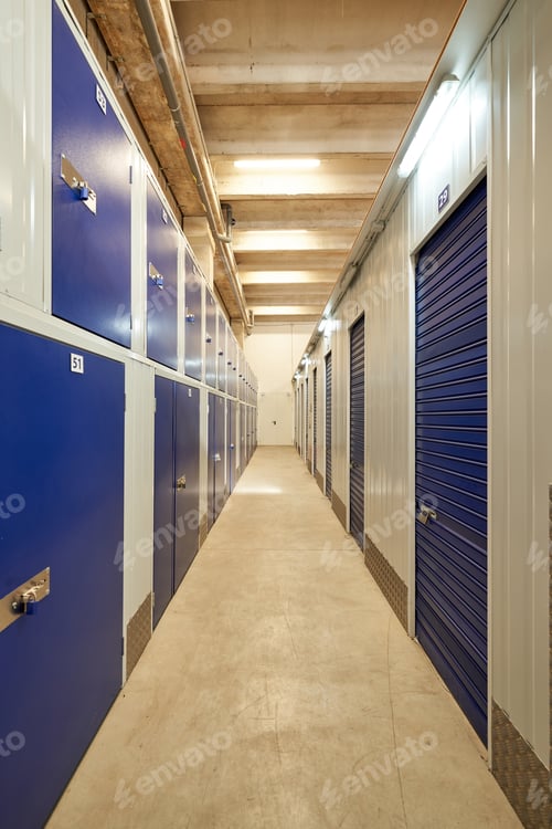 Preview: Long narrow corridor with storage in an industrial building for rental
