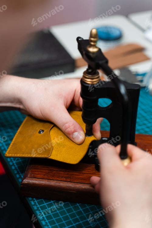 Preview: Hand stitching leather with waxed thread ensures strong, long-lasting seams by artisans