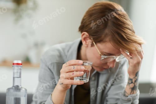 Preview: Woman has depression