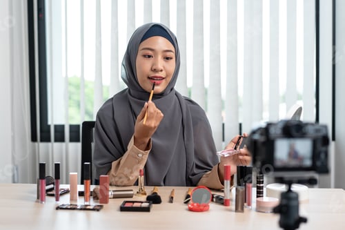 Preview: Woman muslim blogger is present make up tutorial beauty cosmetic review product and broadcast live