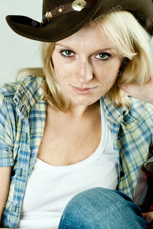 Preview: pretty western woman