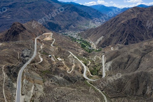 Preview: Winding road