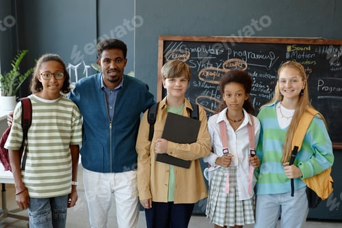 Visualização: Retrato de adolescentes com professor