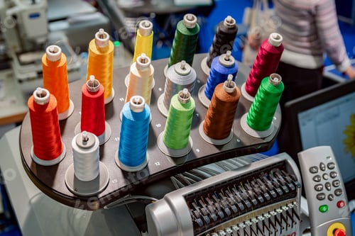 Preview: Automatic industrial sewing machine for stitch by digital patter
