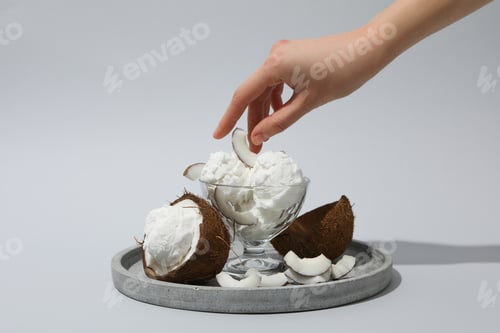 Preview: Summer dessert - ice cream, ice cream with coconut