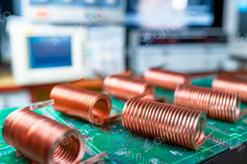 Preview: Close-up of twisted copper wire