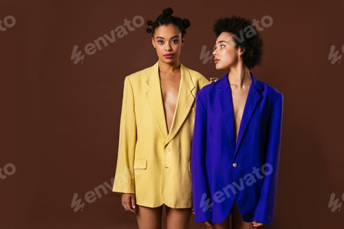 Preview: Beautiful black women posing in studio