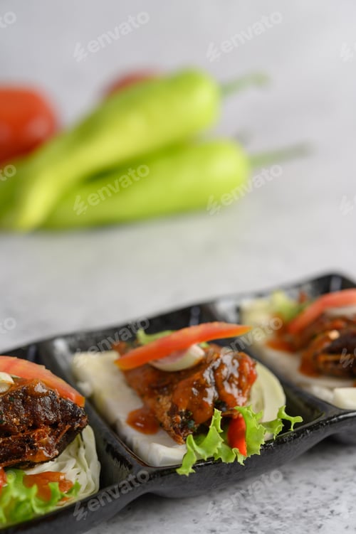 Preview: The spicy sardine in ceramic tray