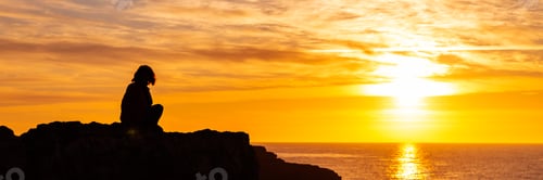 Preview: Sunrise Silhouette of woman