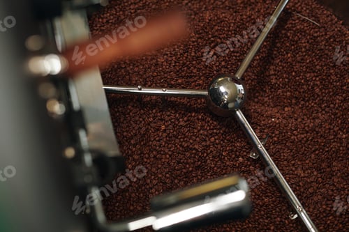 Preview: Roaster Machine with Fresh Roasted Coffee Beans