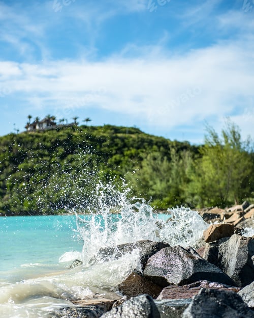 Preview: water splash in Antigua