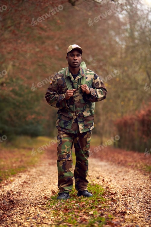 Preview: American Soldier In Uniform Carrying Kitbag Returning Home On Leave