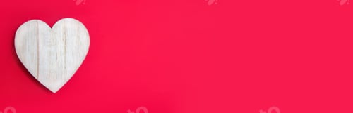 Preview: Banner. Wooden heart on a red background , card congratulations