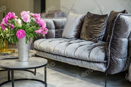 Preview: A bouquet of pink peonies in the interior. Beautiful modern interior and fresh flowers