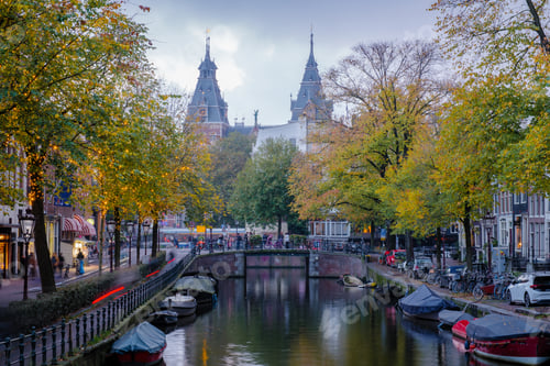Preview: Strolling through the autumn colors along Amsterdam's picturesque canals in the Netherlands