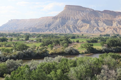 Preview: Mesmerizing view across a valley with Colorado River to Mount Garfield