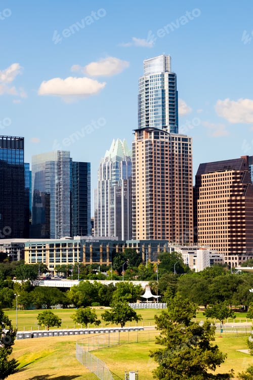 Preview: Vertical shot of the beautiful park and buildings located in Austin, Texas