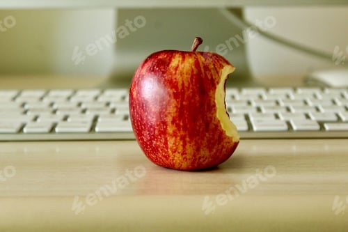 Preview: Red apple