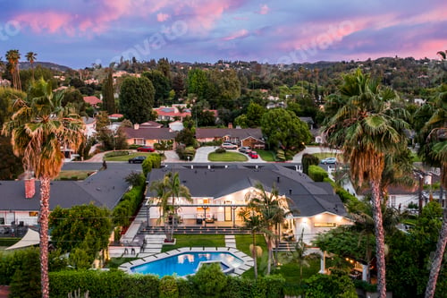 Preview: Modern new construction home in Los Angeles