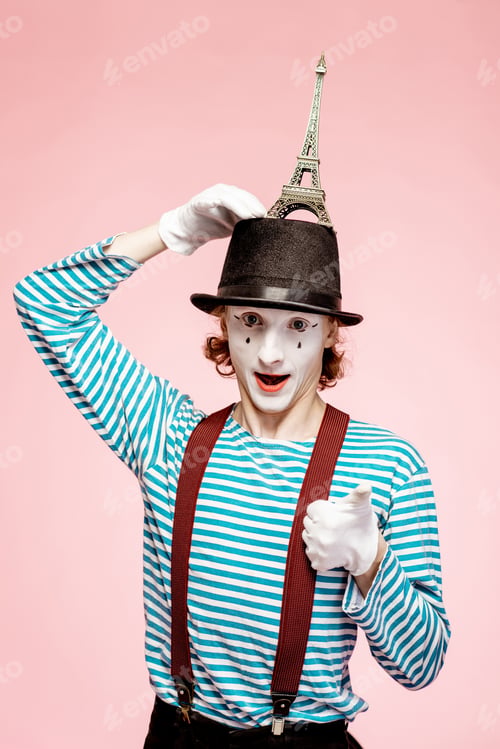 Preview: Pantomime with eiffel tower on the pink background