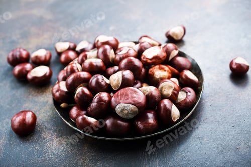 Preview: raw chesnuts