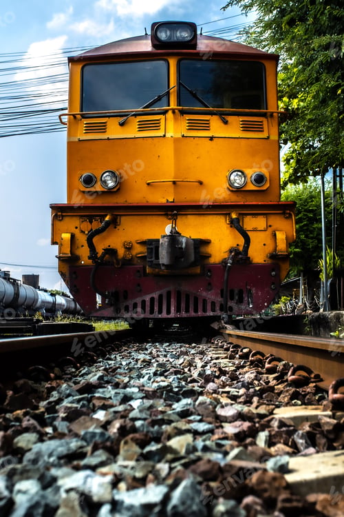 Preview: Train vintage style out of the station.