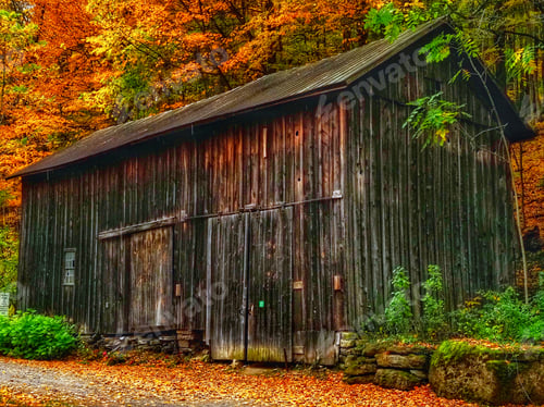 Preview: Old barn