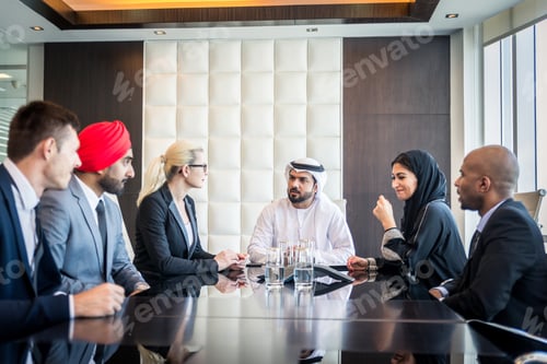 Preview: Business team in Dubai