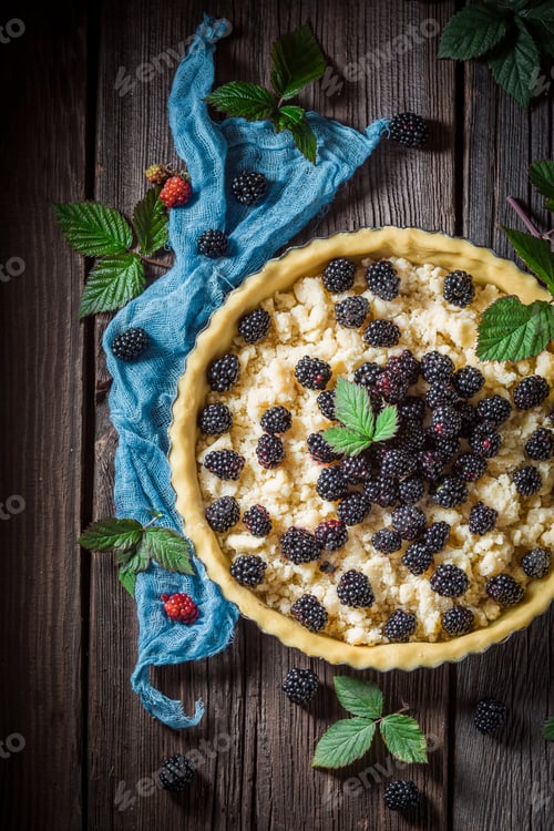 Preview: Homemade and sweet tart with blackberries made of fresh fruits