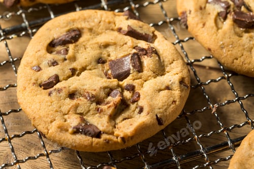 Preview: Warm Homemade Chocolate Chip Cookies