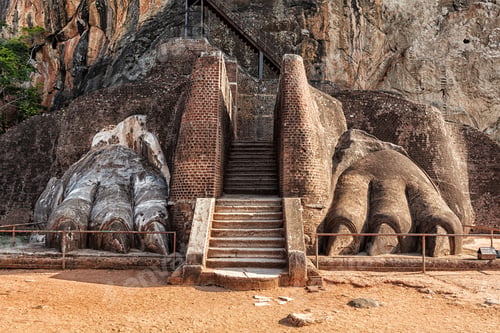 Preview: Lion paws pathway on Sigiriya rock, Sri Lanka