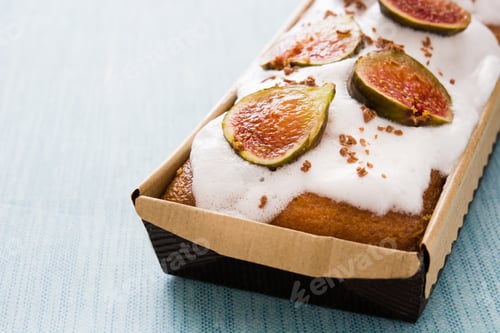Preview: Delicious fig cake with meringue topping and chocolate sprinkles