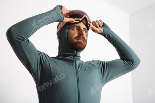 Preview: Man in thermal baselayer wear ninja suit set