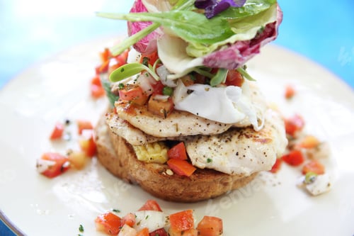 Preview: Eggs Benedict With Grilled Chicken And Bread