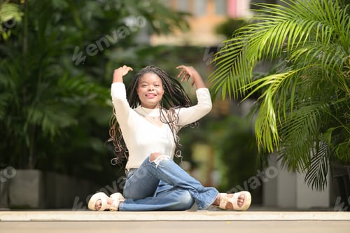 Preview: A young woman with his hairstyle and the atmosphere of living in the community.