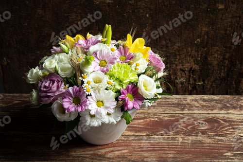 Preview: Beautiful bouquet of garden flowers