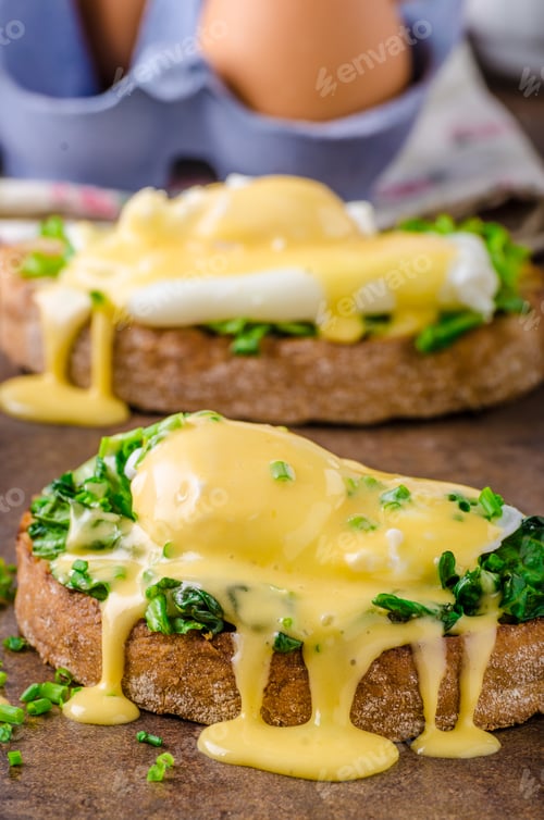 Preview: Egg benedict with spinach