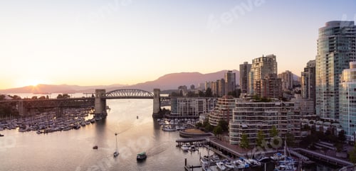 Preview: View of Burrard Bridge and False Creek in Downtown Vancouver