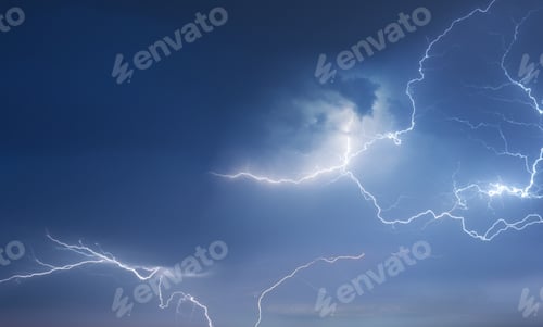 Preview: Lightning in dark sky.