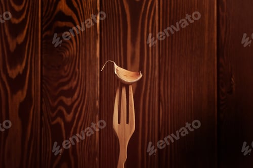 Preview: Fresh Garlic On Wooden Fork