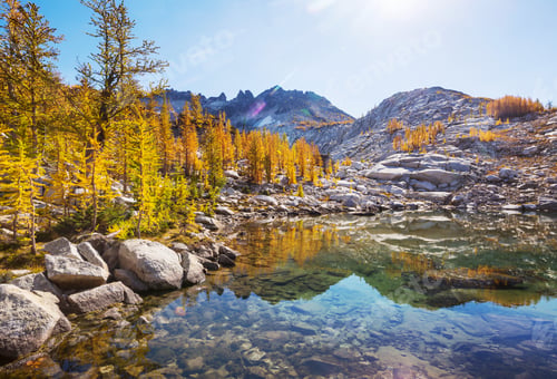 Preview: Alpine lake