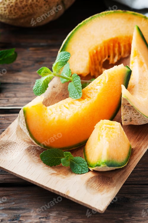 Preview: Sweet orange melon on the wooden table