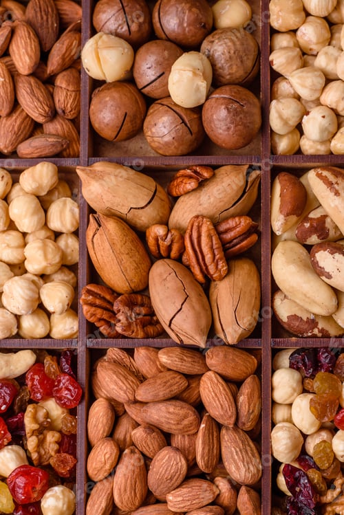Preview: Mix of roasted macadamia nuts, cashews, pecans, almonds, raisins and dry berries