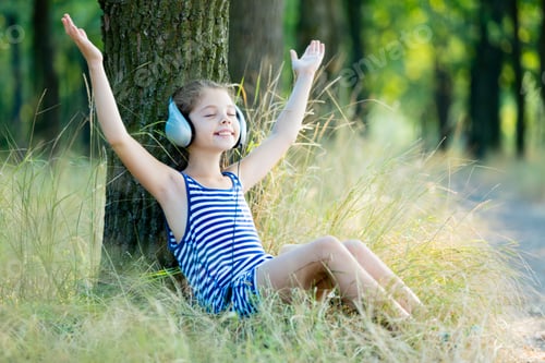 Preview: girl with earphones