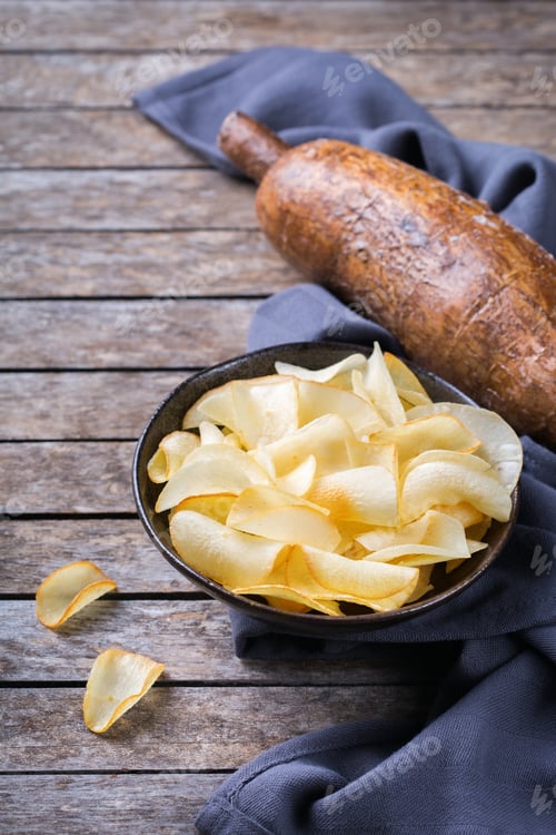 Preview: Yucca, yuca, cassava, manioca, mandioca chips and flour