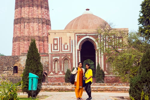 Preview: Tourist visit to tallest brick minaret Qutub Minar, a UNESCO World Heritage Site, Delhi, India.