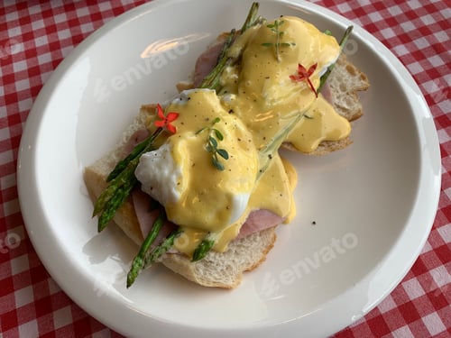 Preview: Eggs Benedict